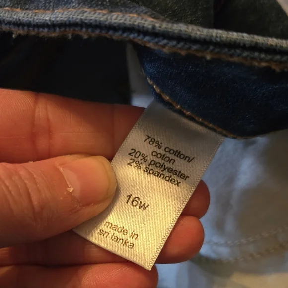 Maurices Dark Blue Cropped Jeans - Picture 3 of 7